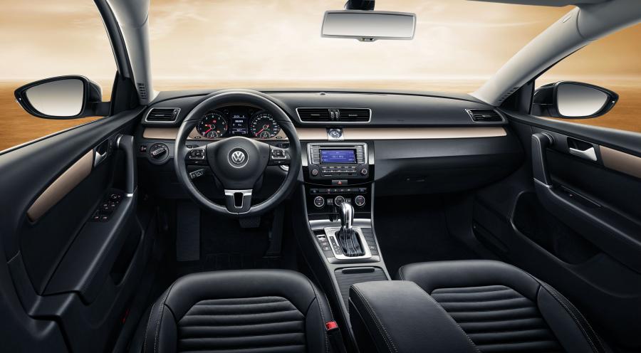  Volkswagen Magotan Edition 25 2016 года  (фото 2 из 2)